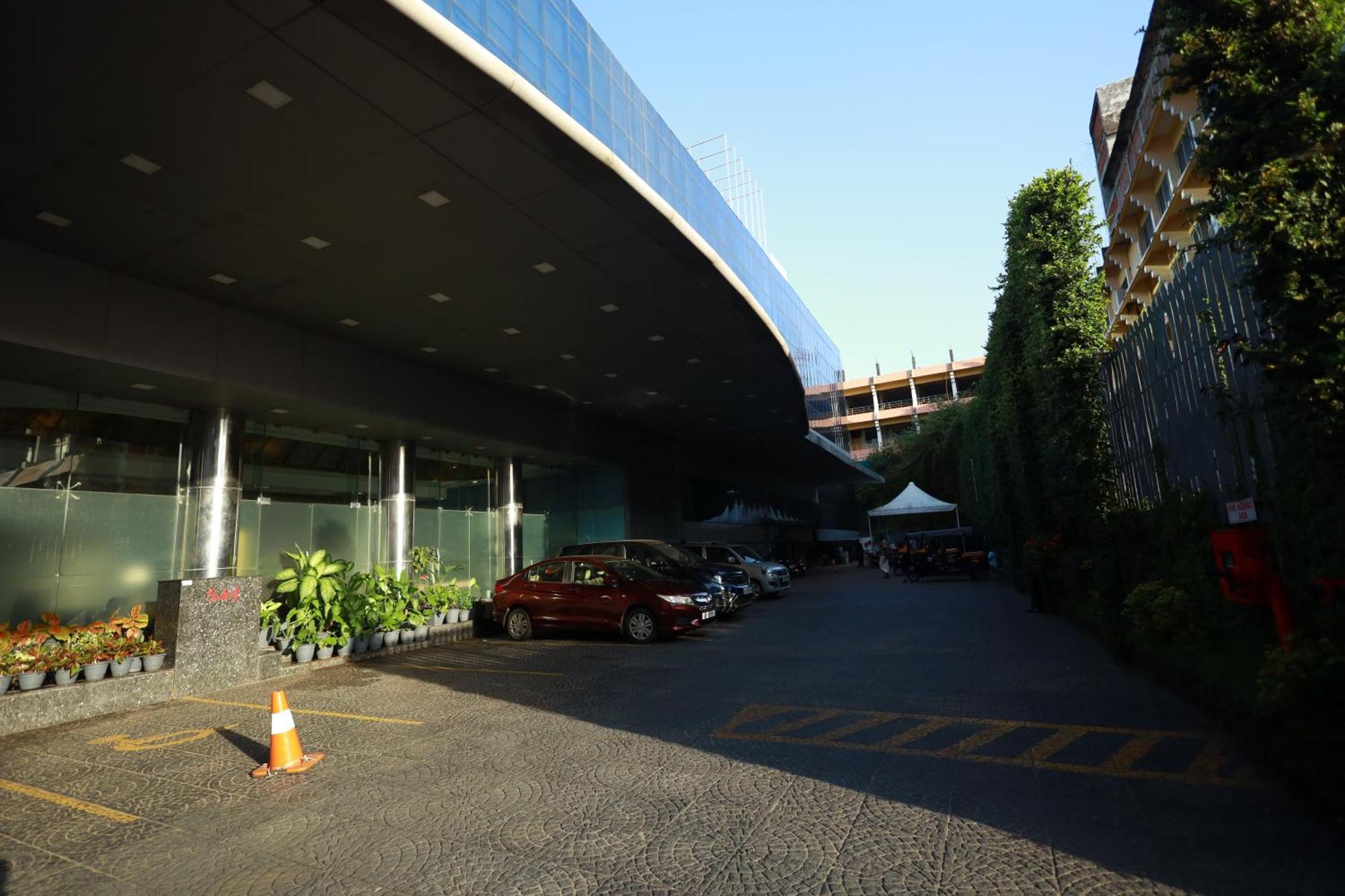 Saj Luciya -A Classified 4 Star Hotel Thiruvananthapuram Eksteriør billede