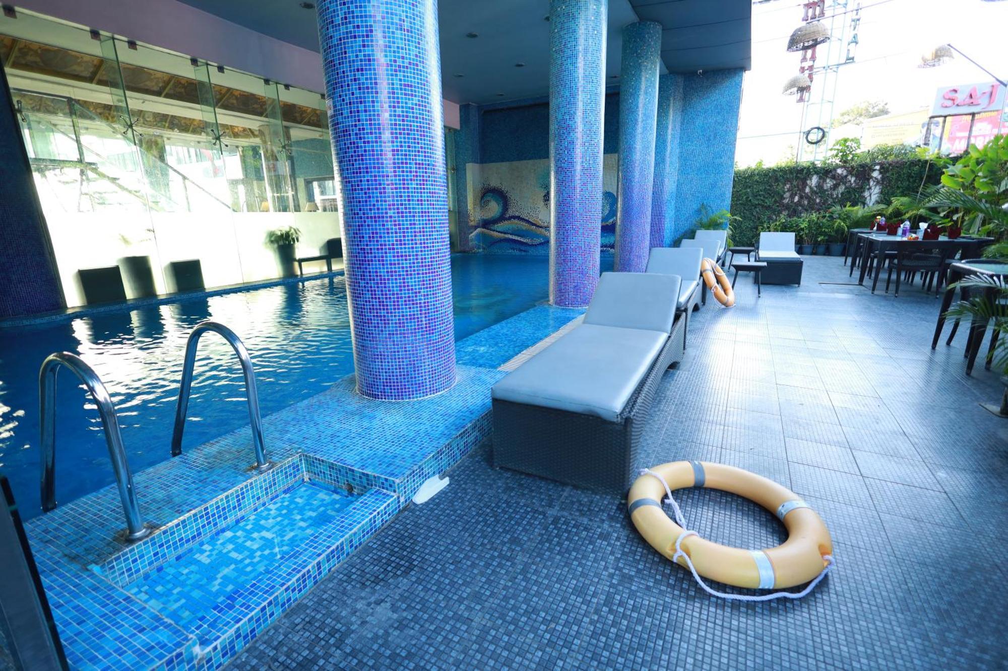 Saj Luciya -A Classified 4 Star Hotel Thiruvananthapuram Eksteriør billede
