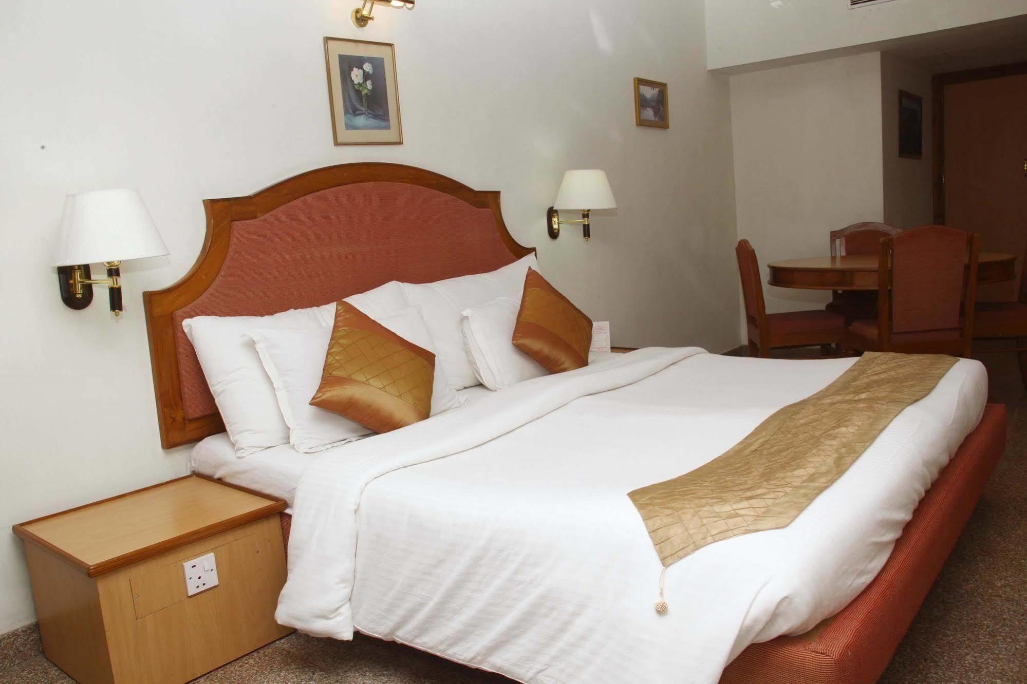Saj Luciya -A Classified 4 Star Hotel Thiruvananthapuram Eksteriør billede